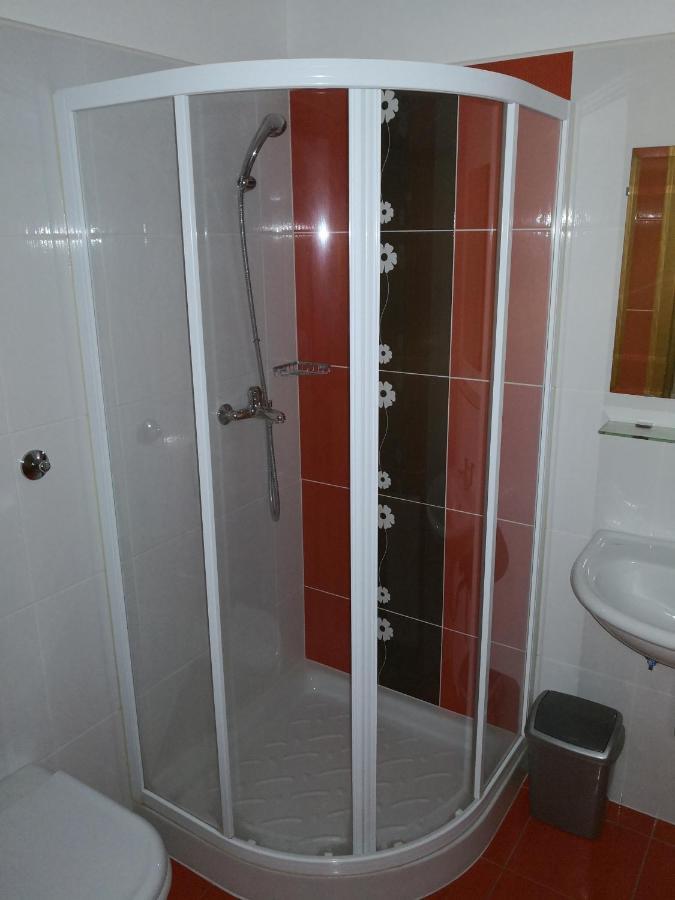Gostilna Pri Dragici, Gostilna S Prenocisci, D.O.O. Hotel Sezana Ngoại thất bức ảnh