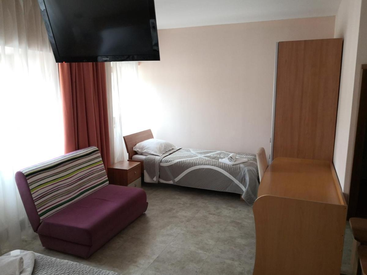 Gostilna Pri Dragici, Gostilna S Prenocisci, D.O.O. Hotel Sezana Ngoại thất bức ảnh