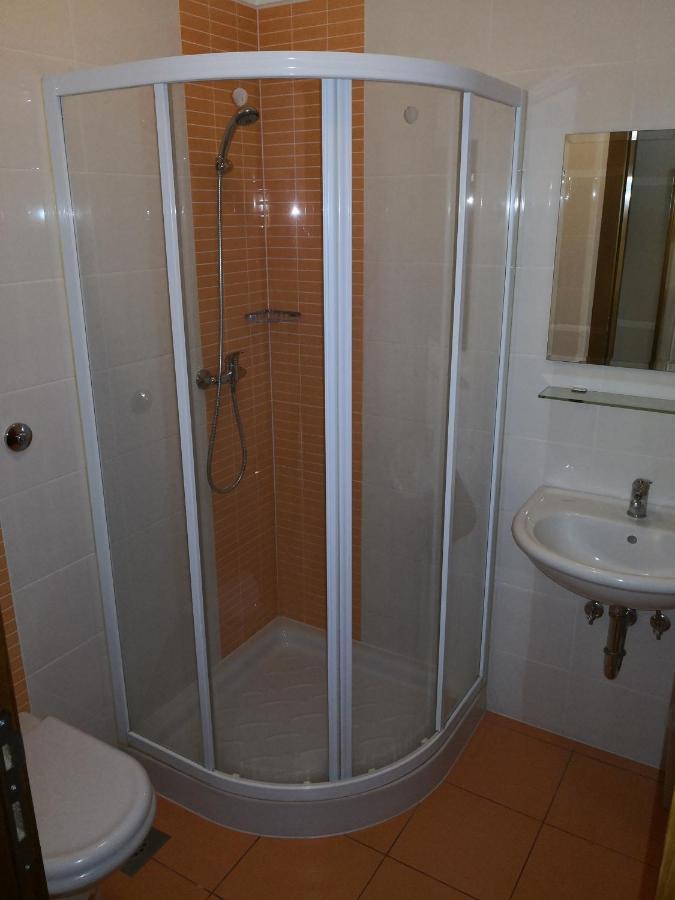 Gostilna Pri Dragici, Gostilna S Prenocisci, D.O.O. Hotel Sezana Ngoại thất bức ảnh